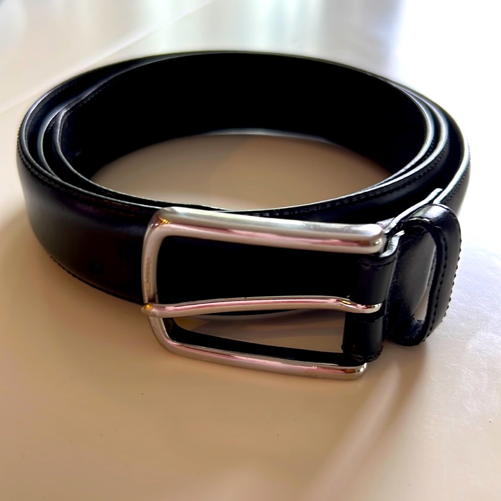 COACH men’s black, smooth calfskin belt with silver buckle   Size 38